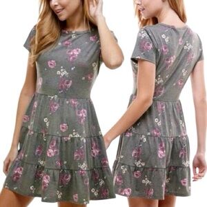 Gray Antique Floral print 3-Tiered short sleeve babydoll Dress size medium